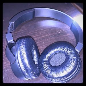 JBL Tune Noise Canceling Headphonesnegotiable
